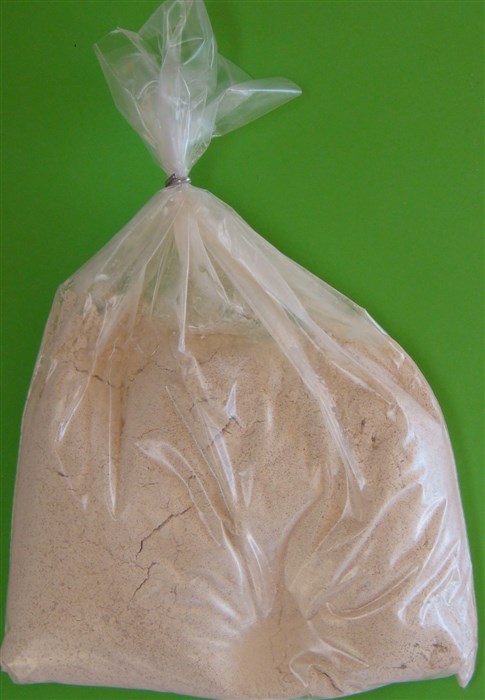 1 kg cement