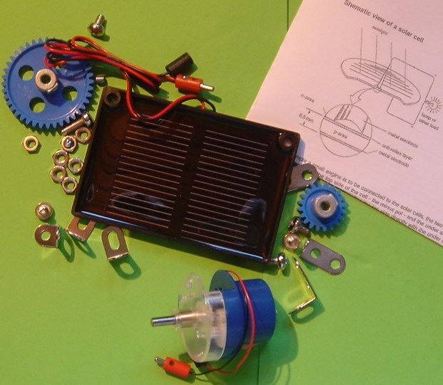 Suppleringssæt med solcelle, motor og gear. Suppleringssæt med solcelle, motor og gear.