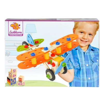 Flyvemaskiner i tr&#xE6; - 4 modeller